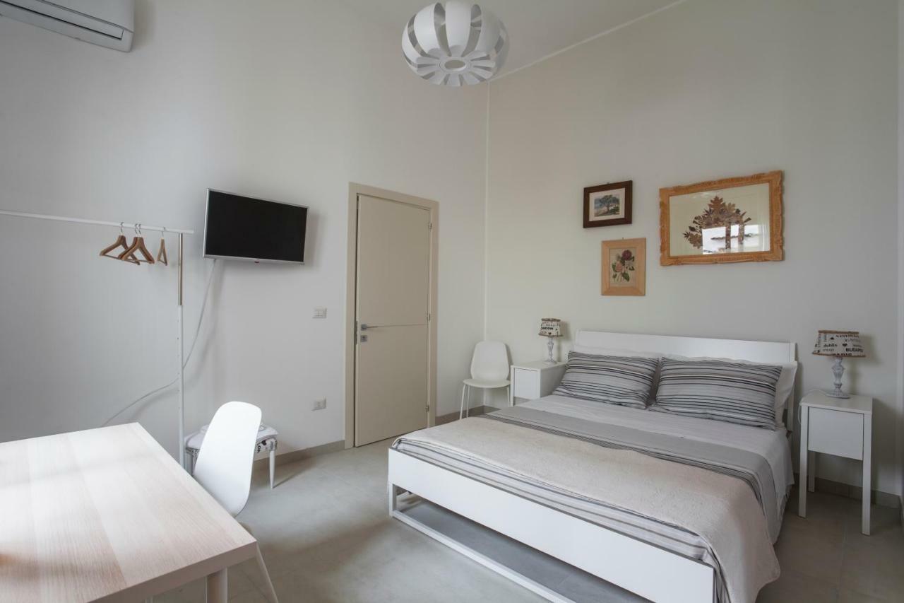 Last Minute Rooms Lecce Exterior photo